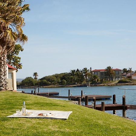Апартаменти First Group Port Owen Marina Фелдріфф Екстер'єр фото