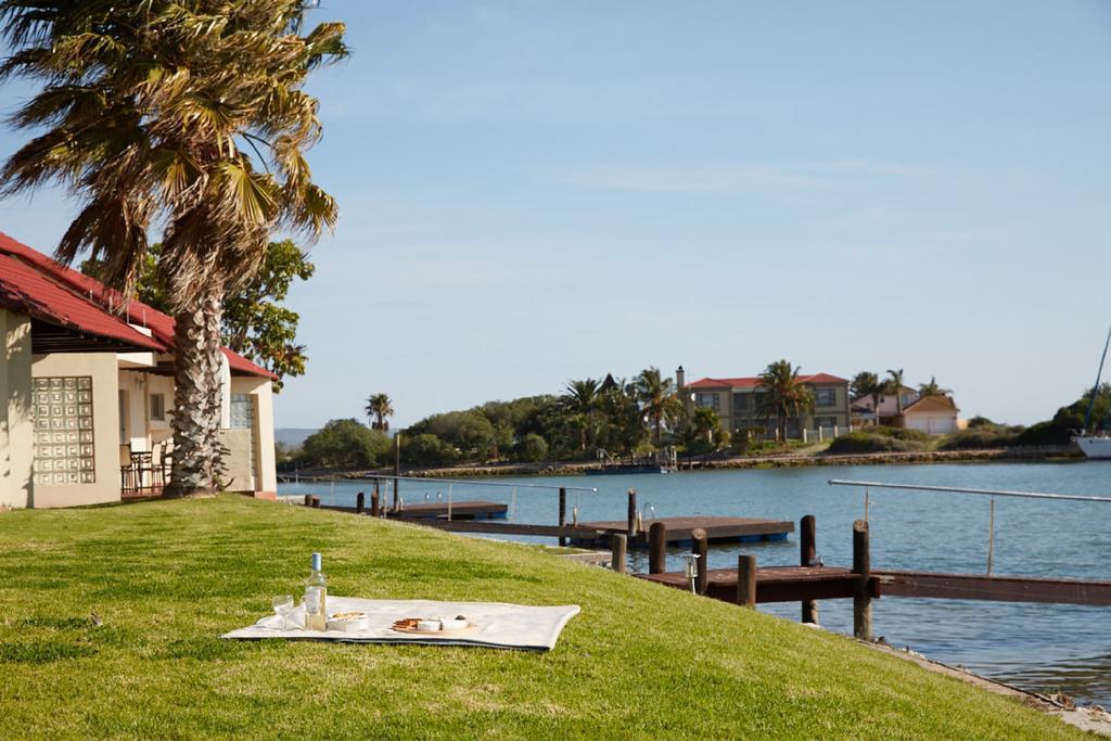 Апартаменти First Group Port Owen Marina Фелдріфф Екстер'єр фото