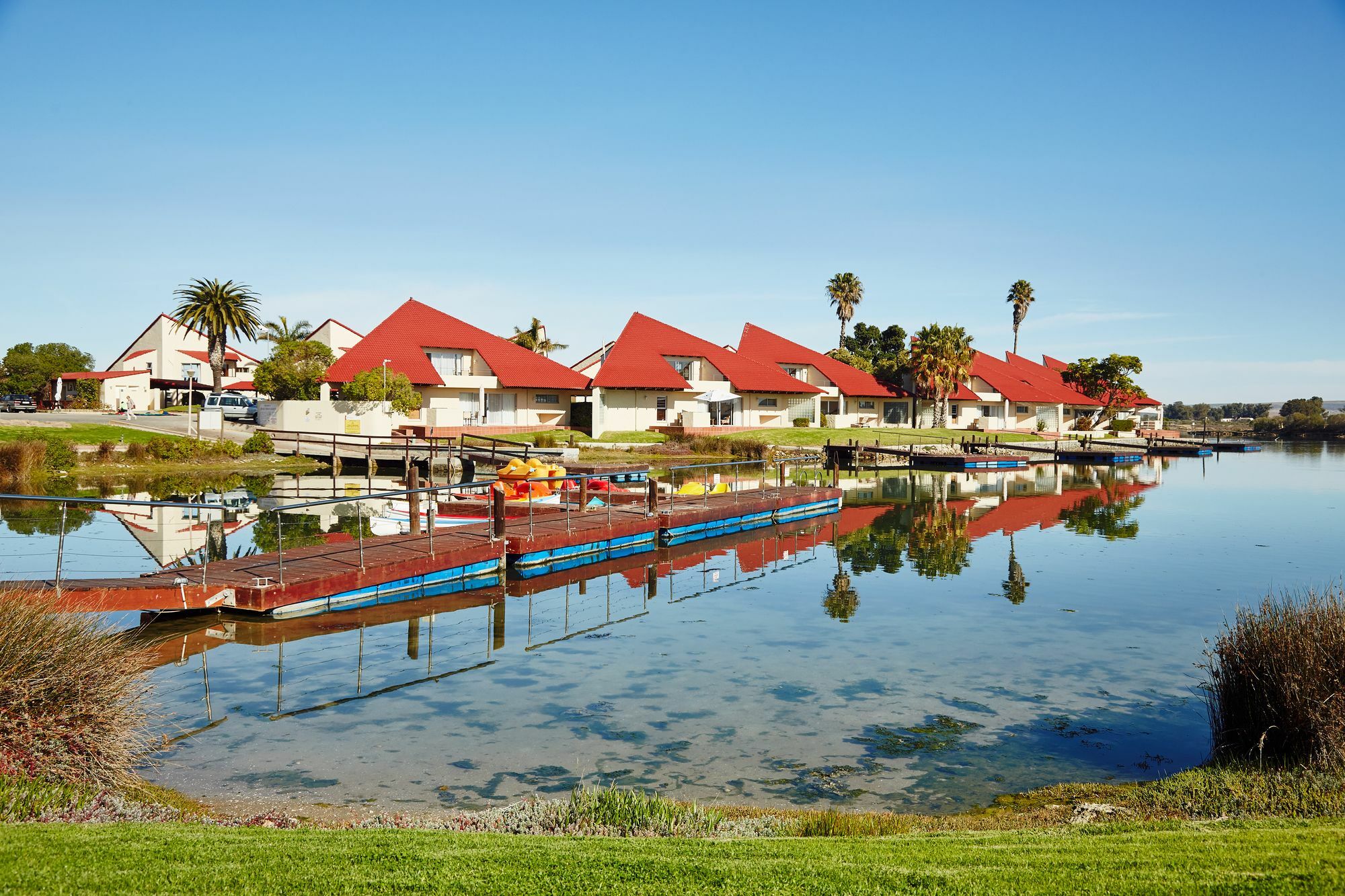 Апартаменти First Group Port Owen Marina Фелдріфф Екстер'єр фото